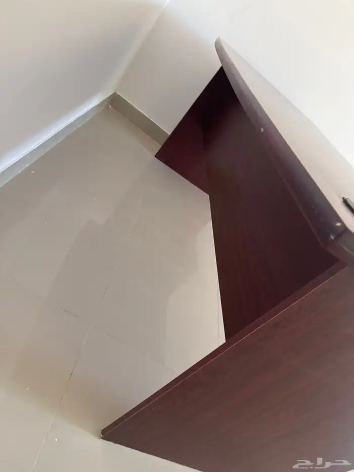 طاولة مكتب 3