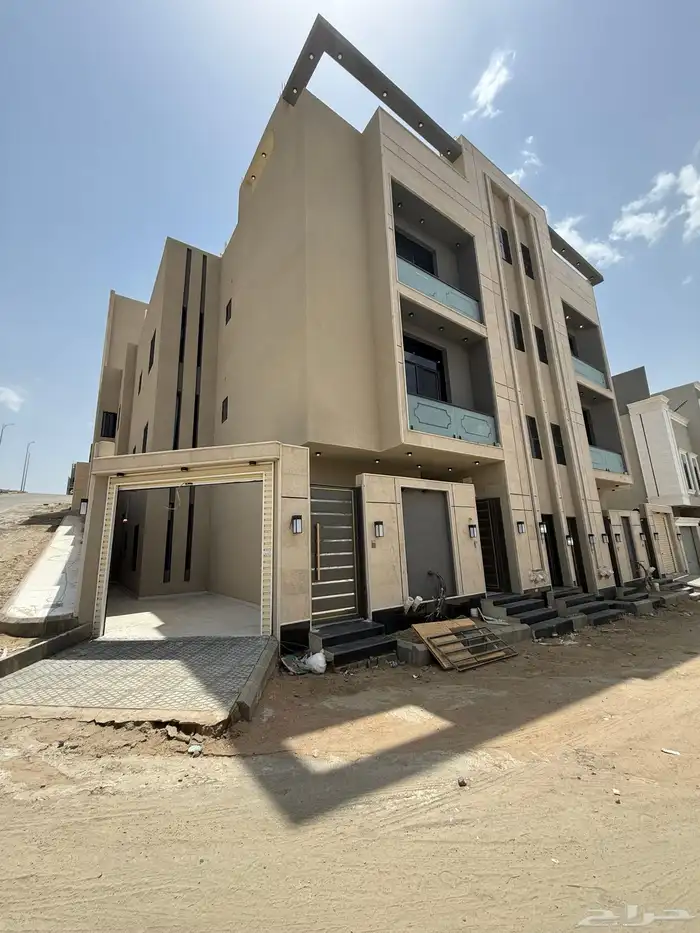 للبيع دور ارضي علي شارعين وشقق علويه بسطح خاص المحاله ابها 4