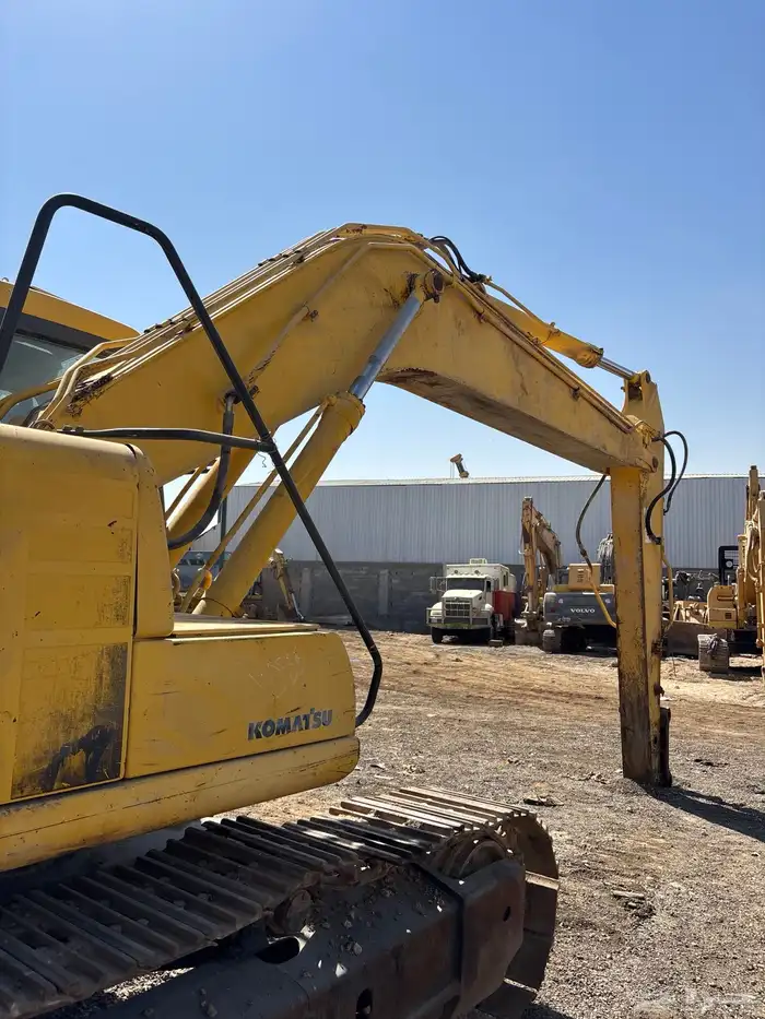 بوكلين كوماتسو موديل 2000 4