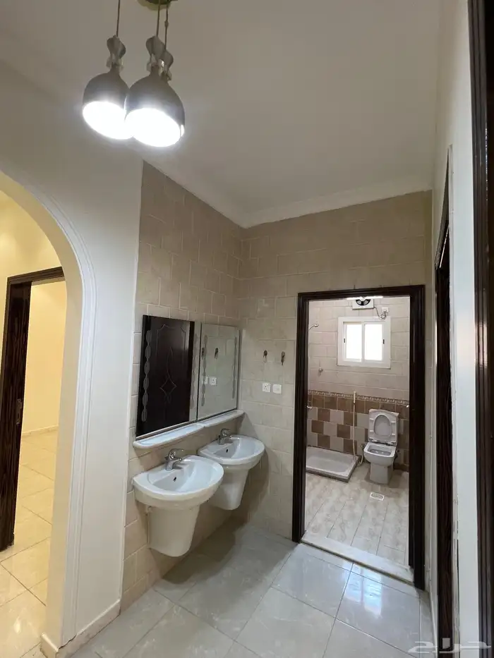 شقة 5 غرف في الحمراء للايجار 2