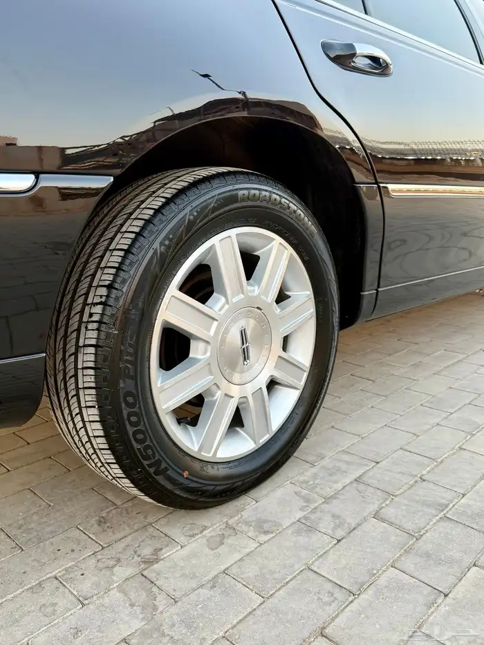 لينكون تاون كار لارج L ( مخزن 95الف ) سعودي 2011 بدي وكالة 13