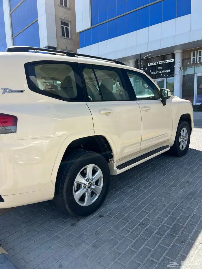 تويوتا لاندكروزر 2022 عدد 7 حبات البيع مستعجل سعر مناسب 5
