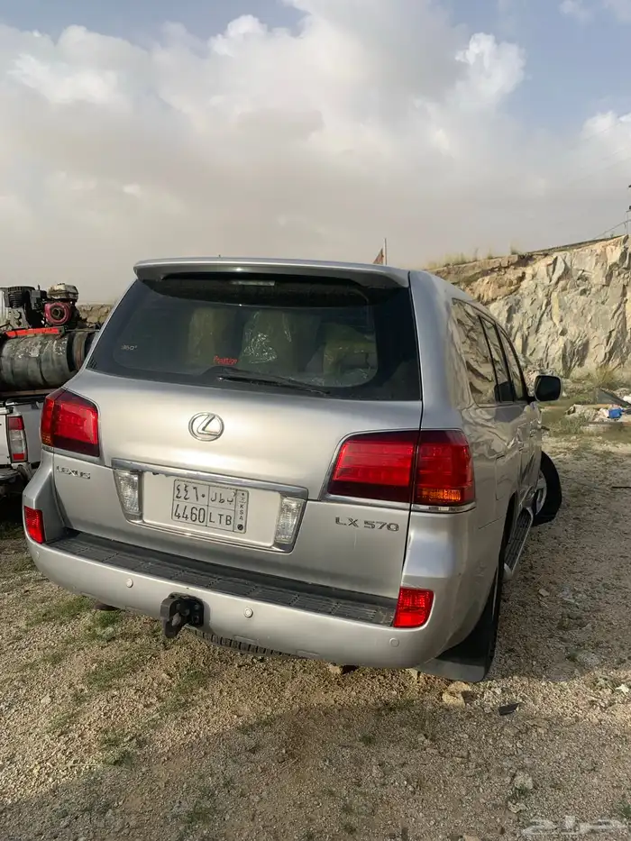 جيب لكزس مصدوم 10