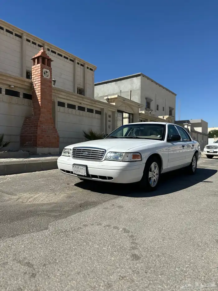 فورد فكتوريا 4