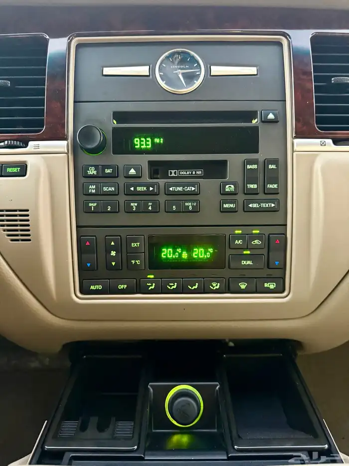 لينكون تاون كار لارج L ( مخزن 95الف ) سعودي 2011 بدي وكالة 53