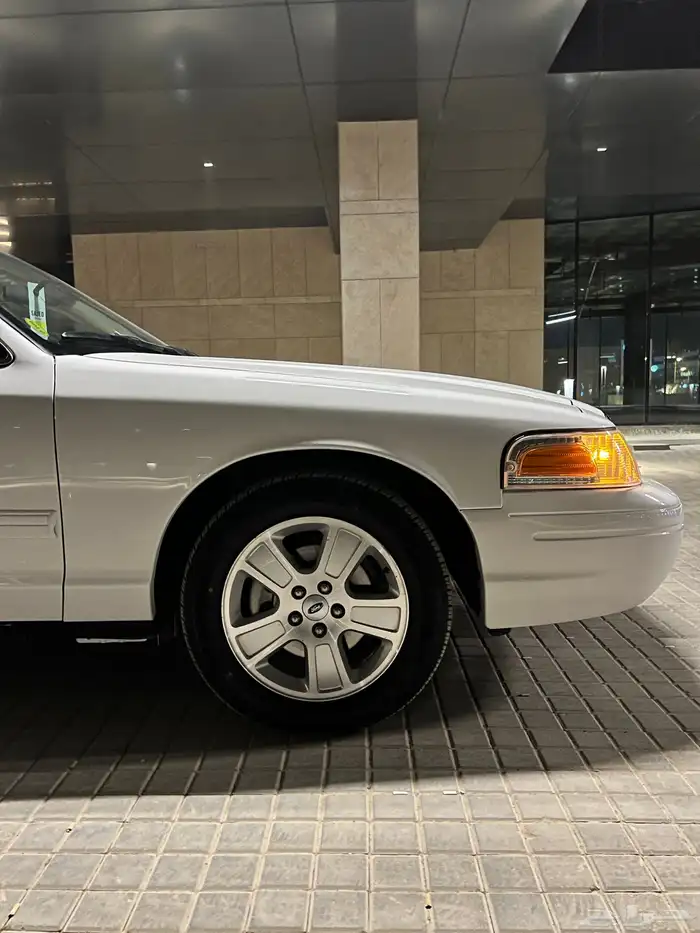 فورد فكتوريا مخزن 14