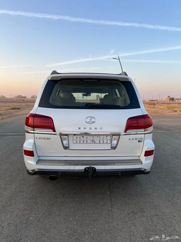 جيب لكزس بريمى 2015 3