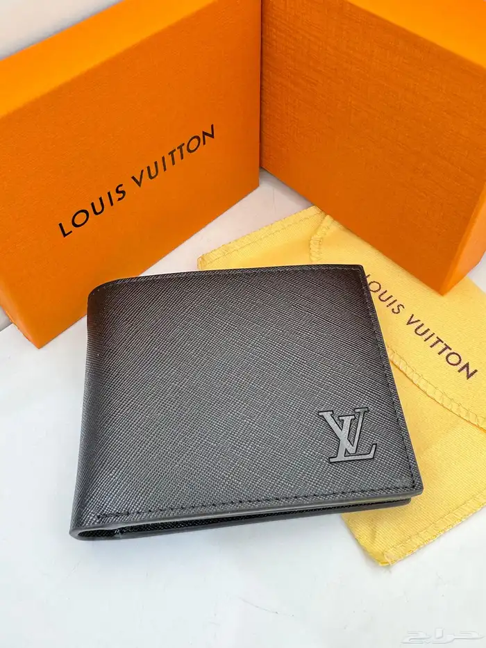 توفرت محافظ لويس فيتون 0