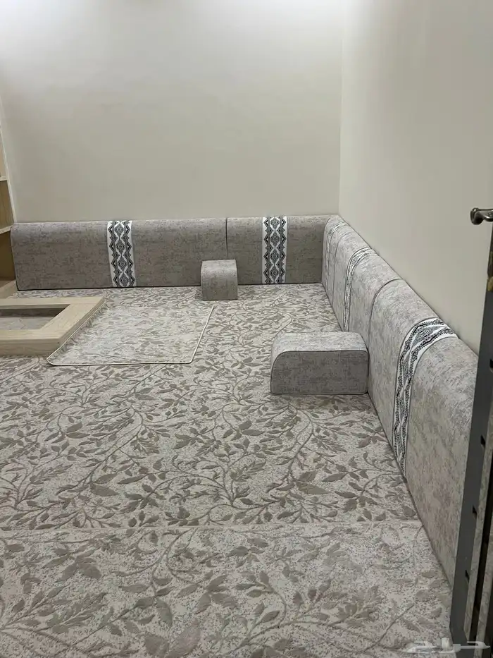 تنجيد المساند وتنجيد الكنب تفضل الستاير وتركب الستاير 0