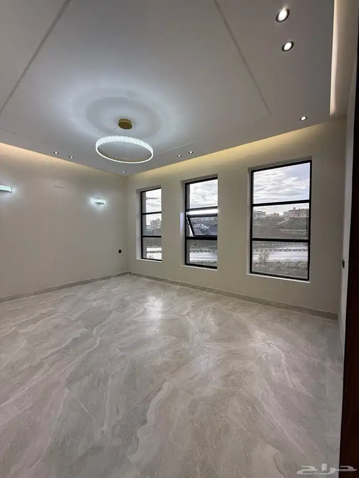 للبيع شقة 6 غرف بأبها بسطح مطل ومصعد خاص داخل الشقة للسطح 9