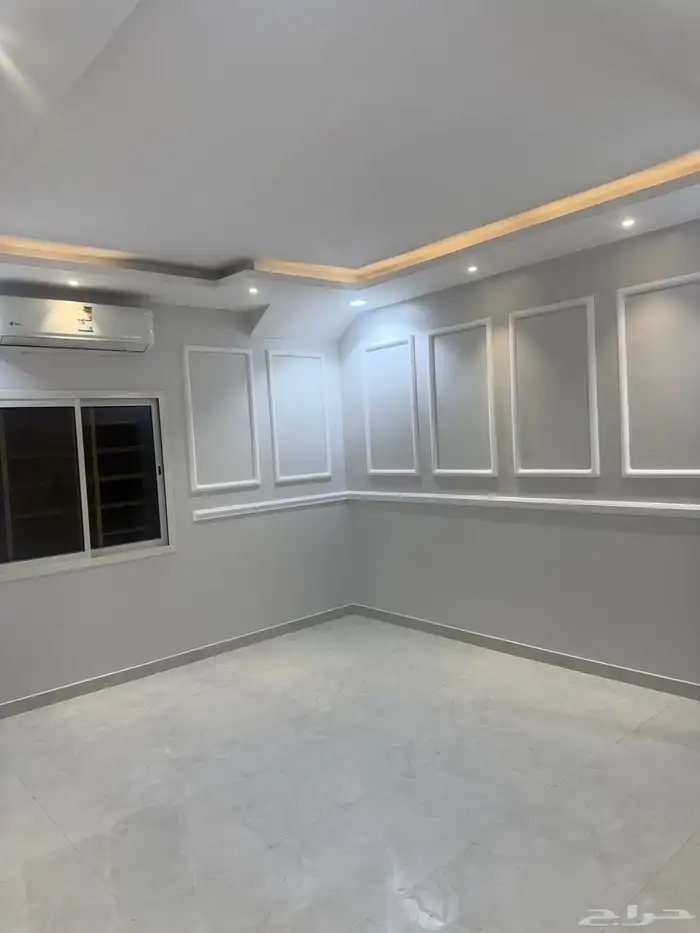 فيلا درج داخلى للإيجار بحى الخليج شرق شارع سلمان الفارسي 5