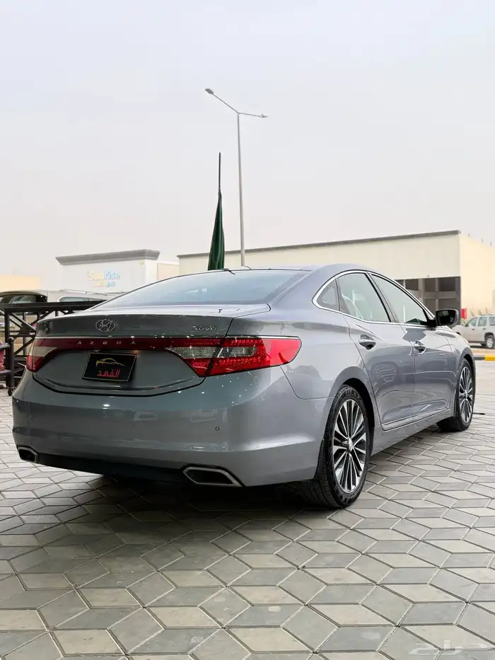 للبيع ازيرا 2016فل كامل مخزن 8