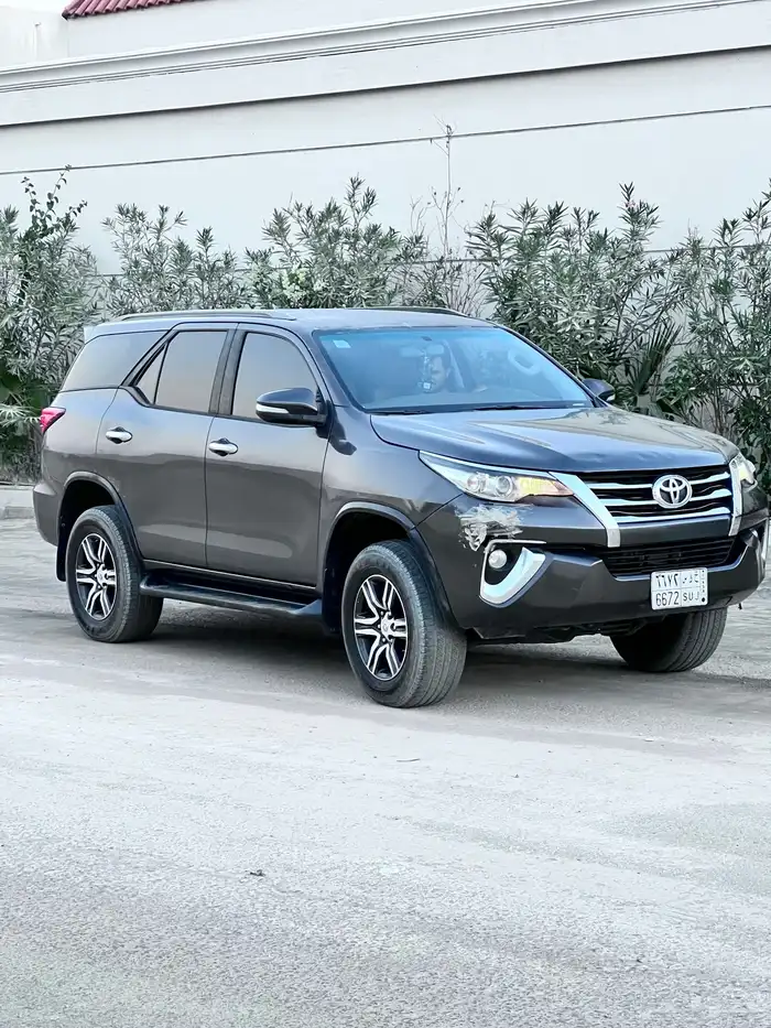 تيوتا فورتشنر 2016 قير عادي 4 سلندر دبل 6