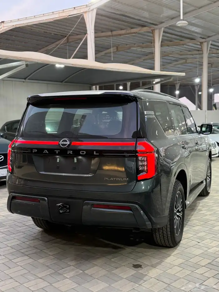 باترول 2026 بلاتينيوم تنفس طبيعي سقف اسود 6