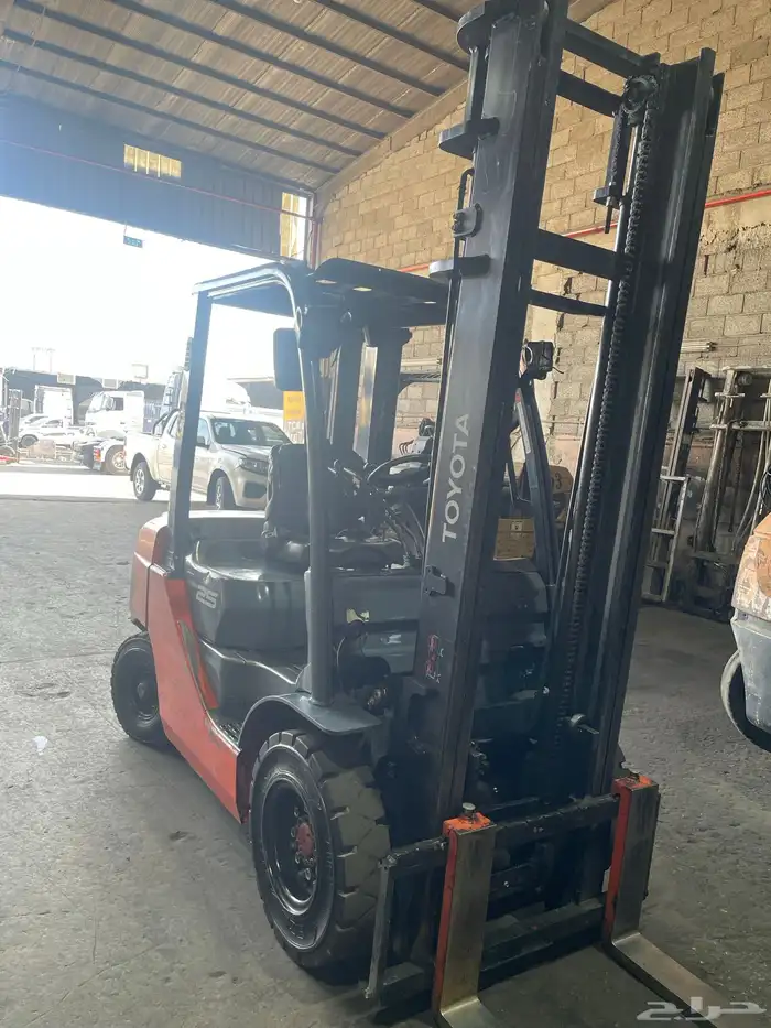 رافعه شوكية تويوتا 2.5 طن رافعة 4