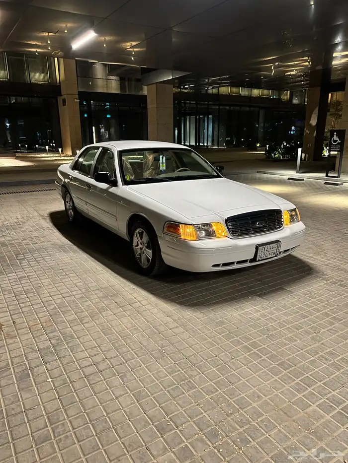 فورد فكتوريا مخزن 20