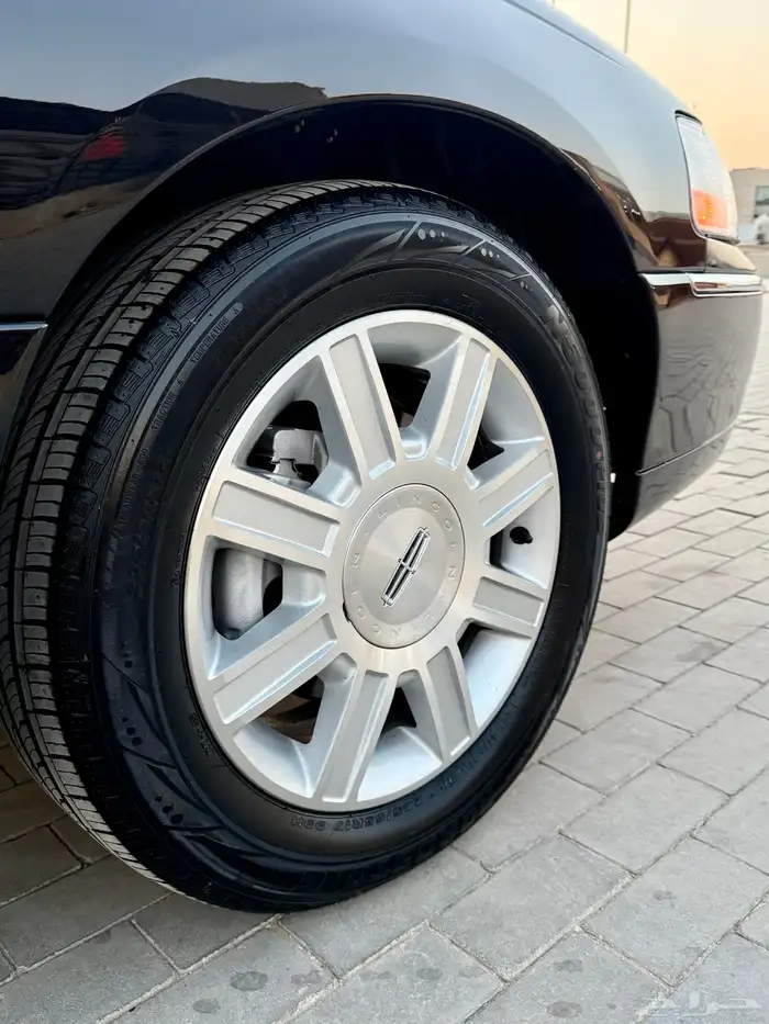 لينكون تاون كار لارج L ( مخزن 95الف ) سعودي 2011 بدي وكالة 16