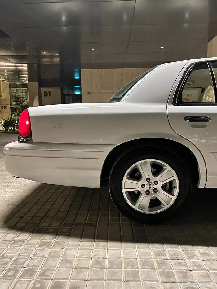 فورد فكتوريا مخزن 15