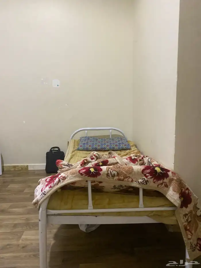 كرسي جديد ماله شهرين مافي ولا شي نضيف 1