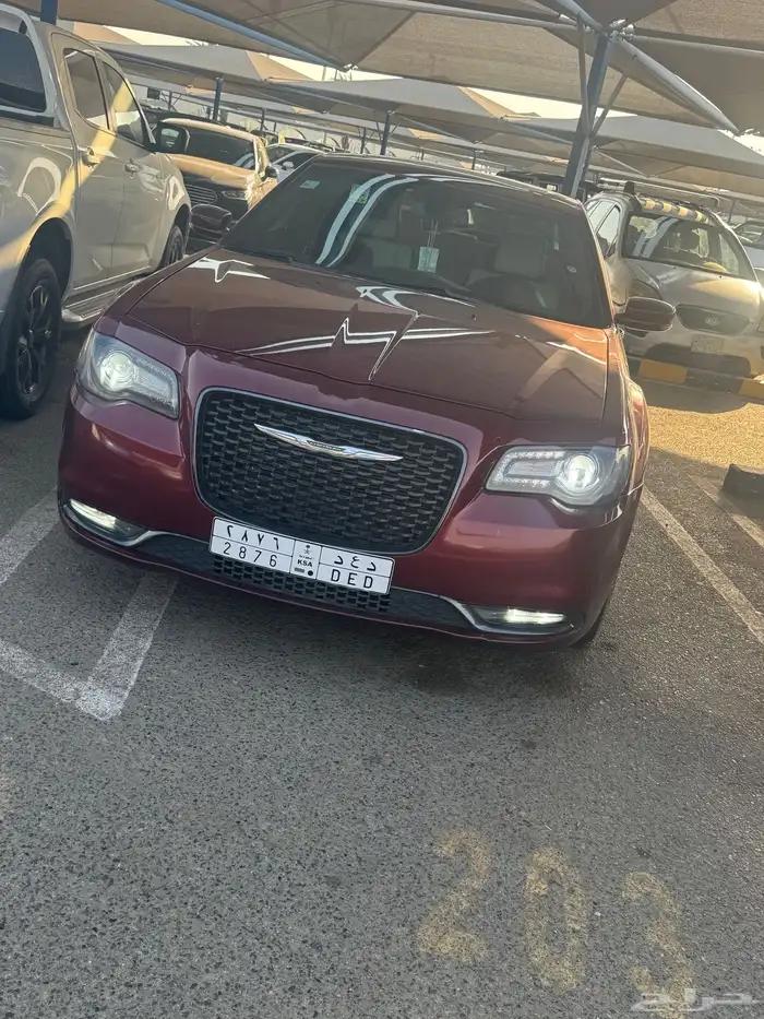 للبيع كرايسلر c300sبودي بلد ممشى 162 0
