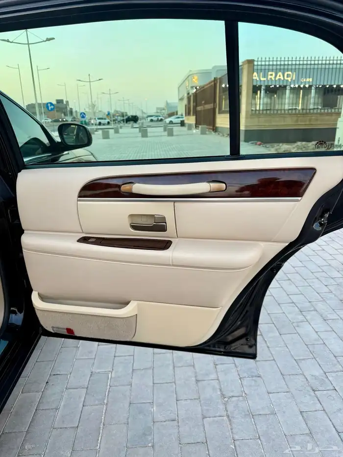 لينكون تاون كار لارج L ( مخزن 95الف ) سعودي 2011 بدي وكالة 31