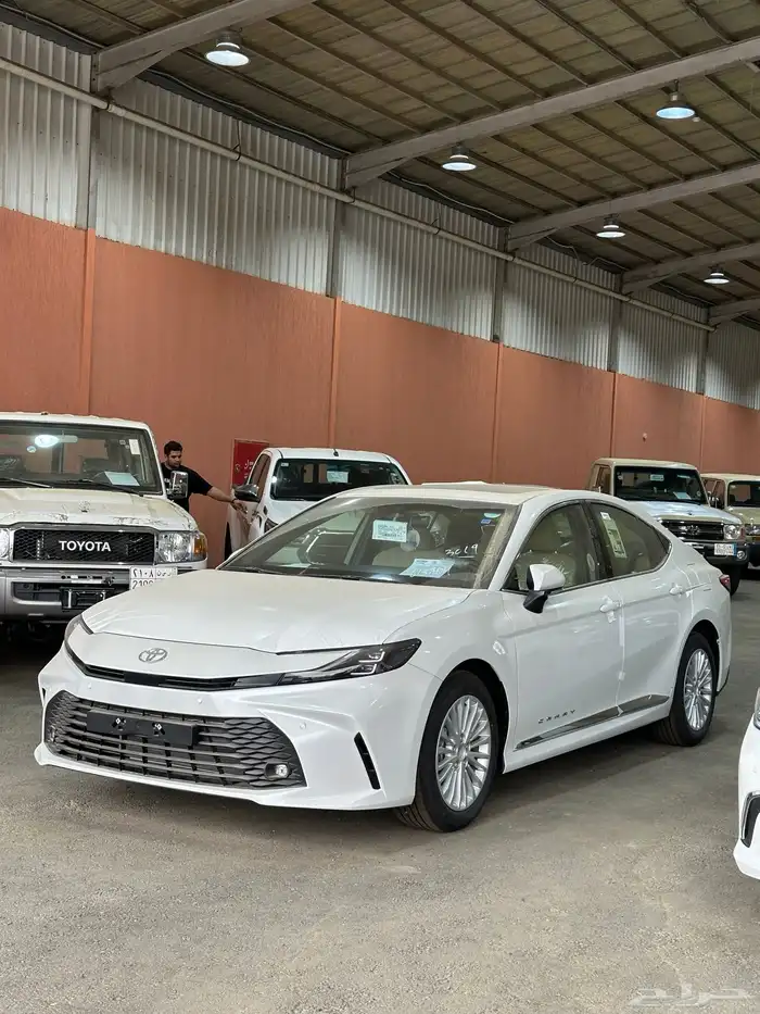 تويوتا كامري 2025 بنزين LE ابيض 0