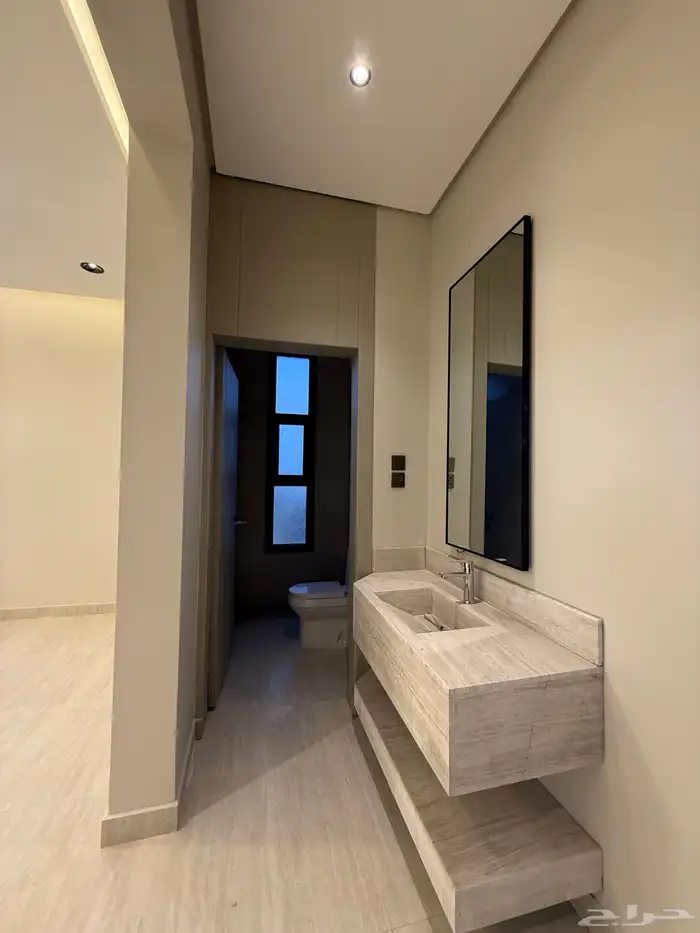 متبقي شقة للبيع بسعر 470الف بحي المصيف قرب نادي ضمك وباحص 9