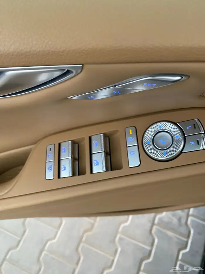 هيونداي جينسيس 11