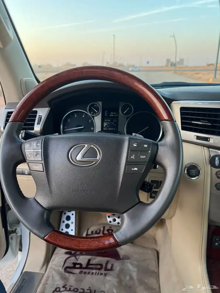 جيب لكزس بريمى 2015 9
