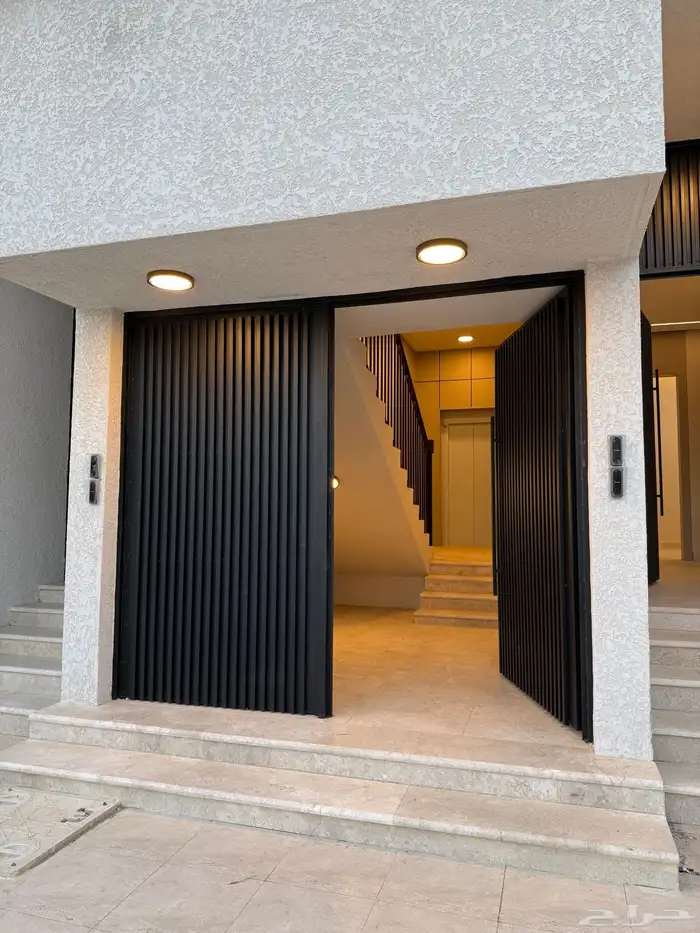 متبقي شقة للبيع بسعر 470الف بحي المصيف قرب نادي ضمك وباحص 4