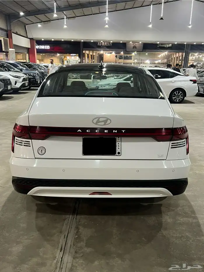 هيونداي اكسنت 2025 سقف اسود شبه جديد 3