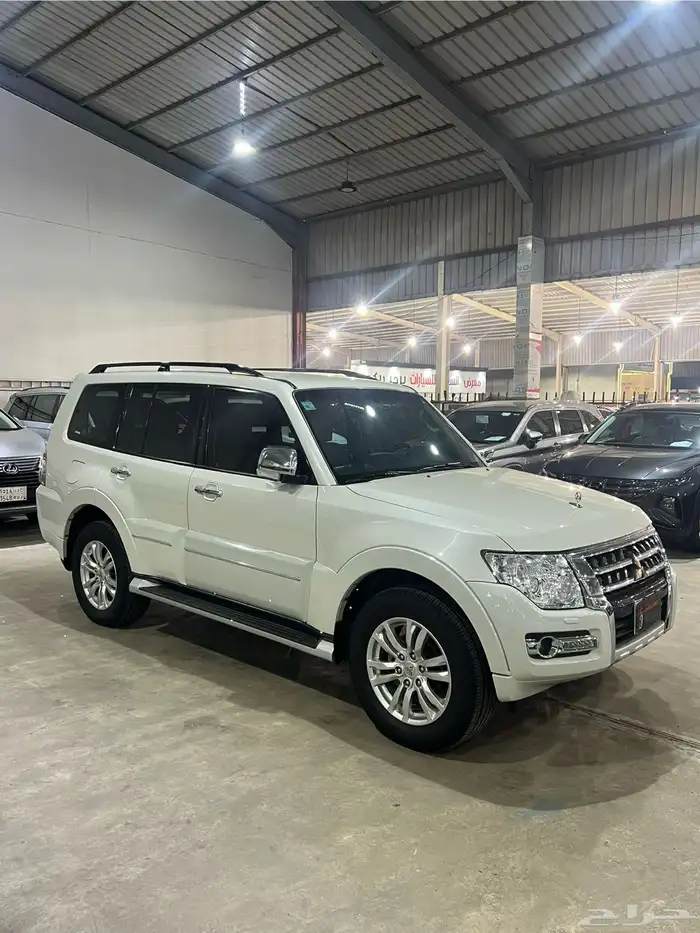 ميتسوبيشي باجيرو 2020 شبه جديد 2