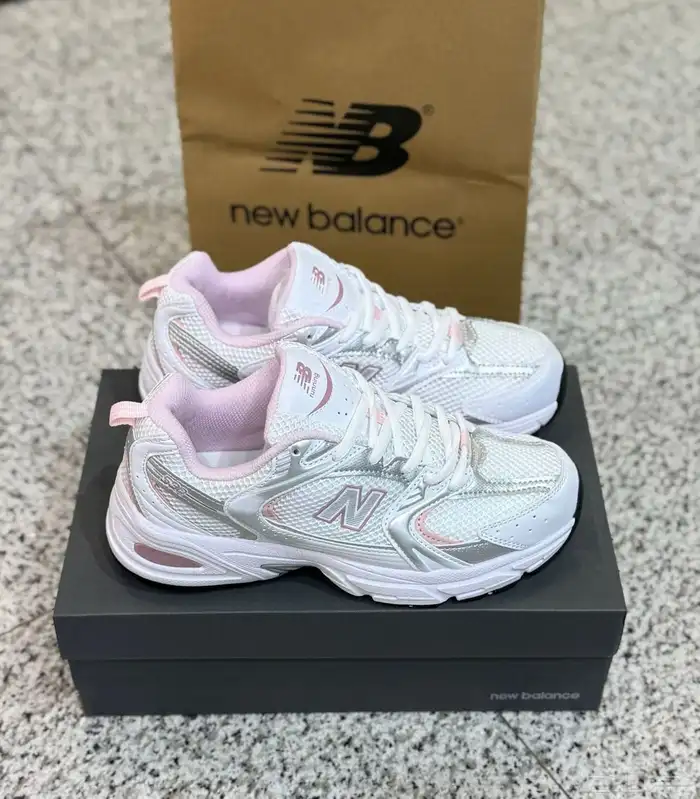 شوزات واحذيه رياضية وشنط ماستر صناعه إيطالي 32