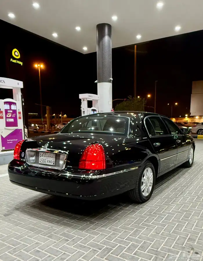 لينكون تاون كار لارج L ( مخزن 95الف ) سعودي 2011 بدي وكالة 87