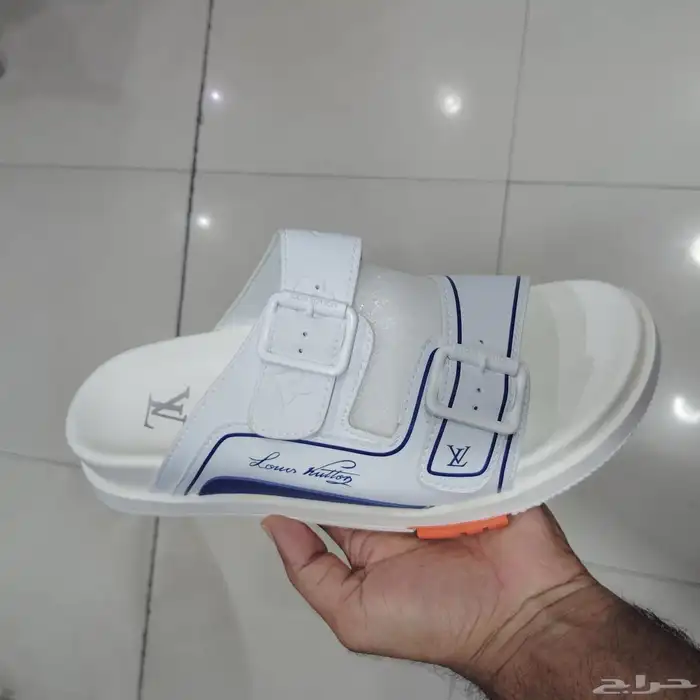 شوزات واحذيه رياضية وشنط ماستر صناعه إيطالي 25