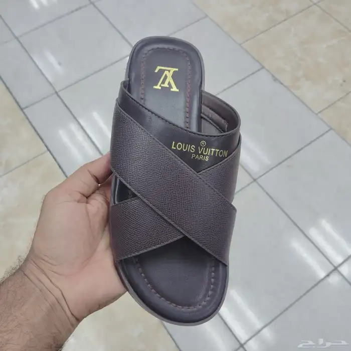 شوزات واحذيه رياضية وشنط ماستر صناعه إيطالي 78