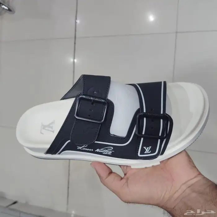 شوزات واحذيه رياضية وشنط ماستر صناعه إيطالي 26