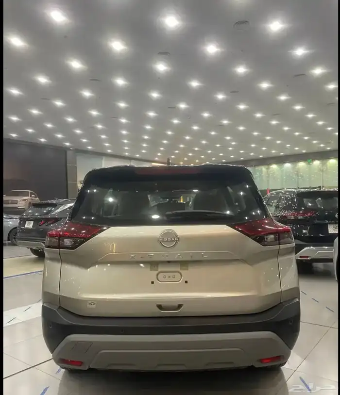 نيسان إكستريل نص فل 2025 الوان اسود   دهبي   دهبي فاتح 3