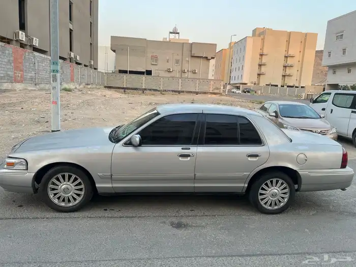 فورد. ماركيز. 2008 5