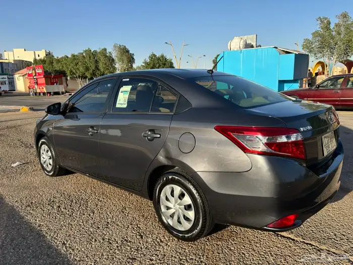 يارس 2017 مالك اول الموتر نضيف جدا 2