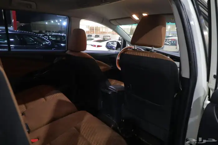 تويوتا انوفا استاندر 2017 14