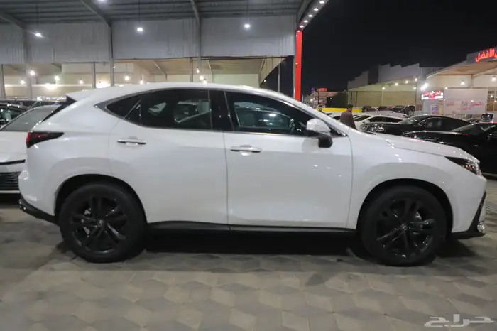 لكزس NX350 بنزين 2024 شبه الجديد 5