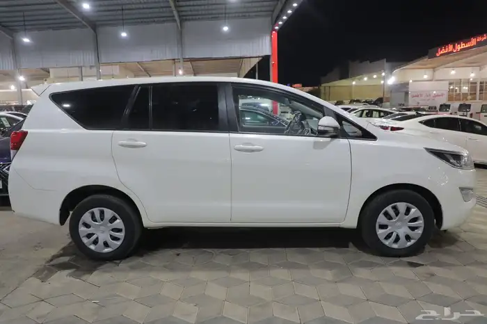 تويوتا انوفا استاندر 2017 6