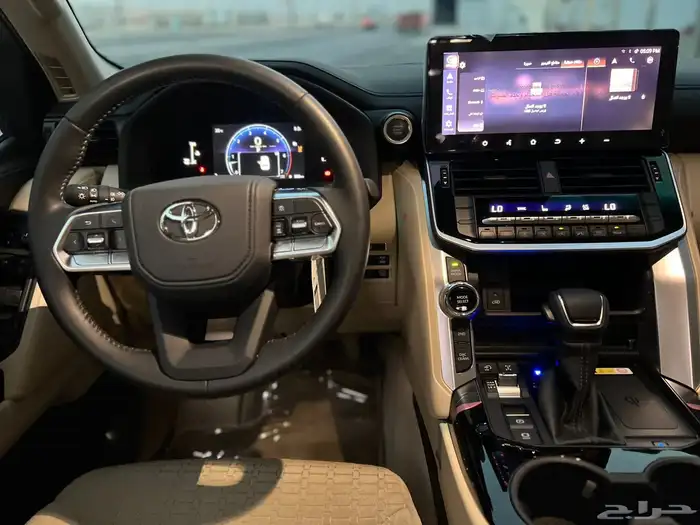 تويوتا لاندكروزر2025L3 الممشى2 الف كيلو فقط 24