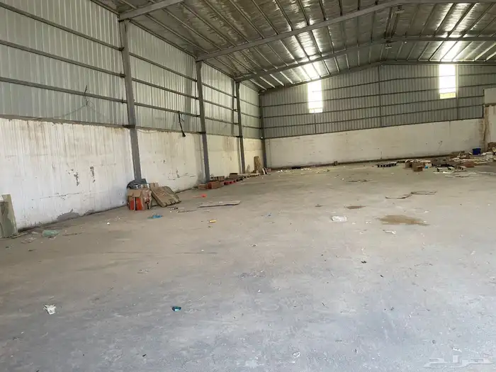 مستودع حي الرحاب مساحة 600 متر 40 000 فقط 2