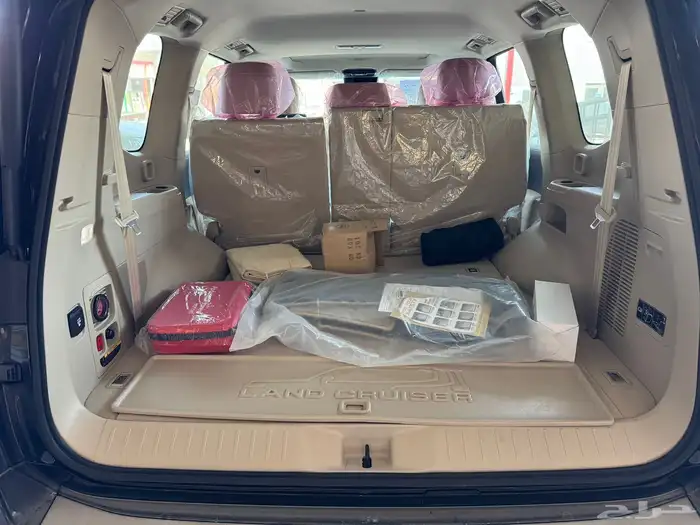 لاندكروزر GXR 4 اسود 1