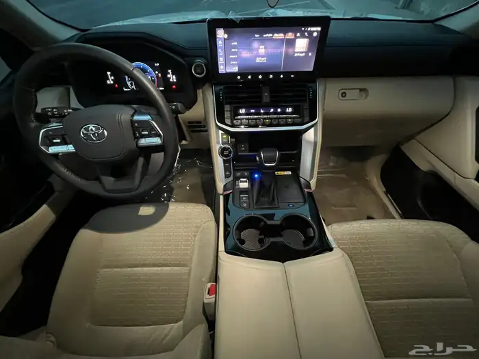 تويوتا لاندكروزر2025L3 الممشى2 الف كيلو فقط 27