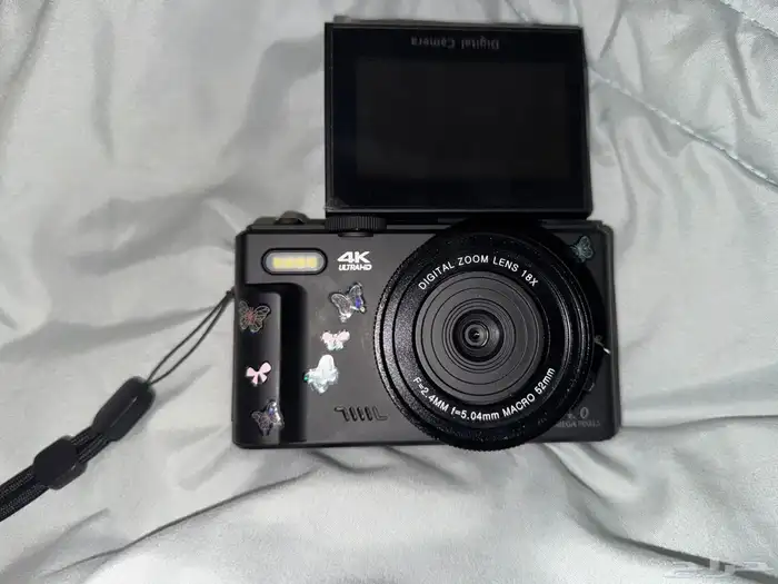 كاميرا ديجيتال 4K بعدسة لنس احترافية 1