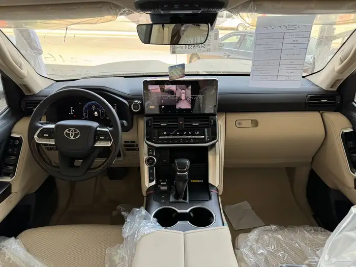 لاندكروزر GXR 4 اسود 12