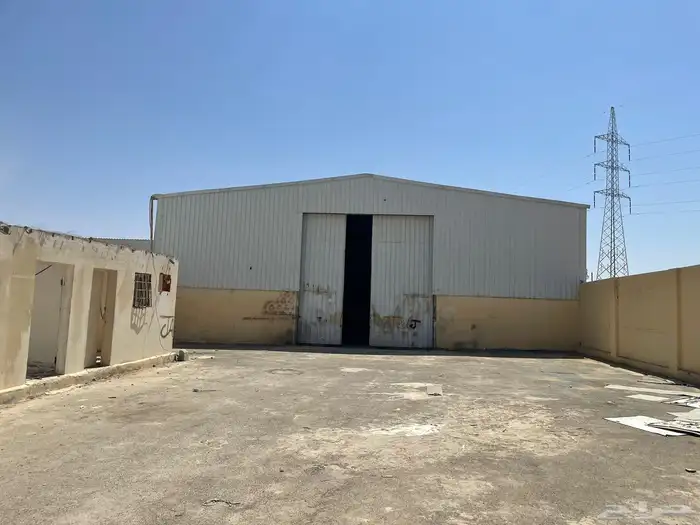 مستودع حي الرحاب مساحة 600 متر 40 000 فقط 3